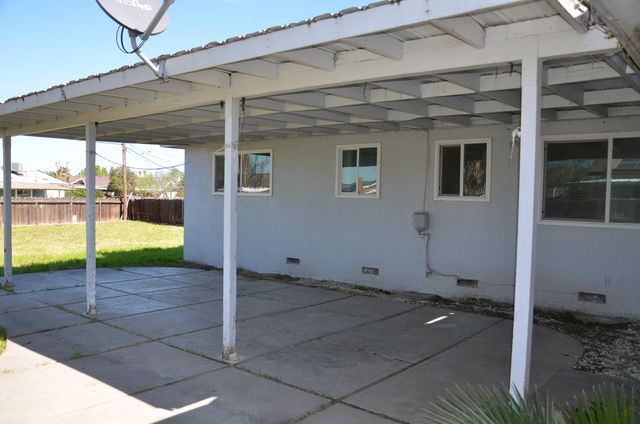 1410 W Bush Street, Lemoore, CA 93245