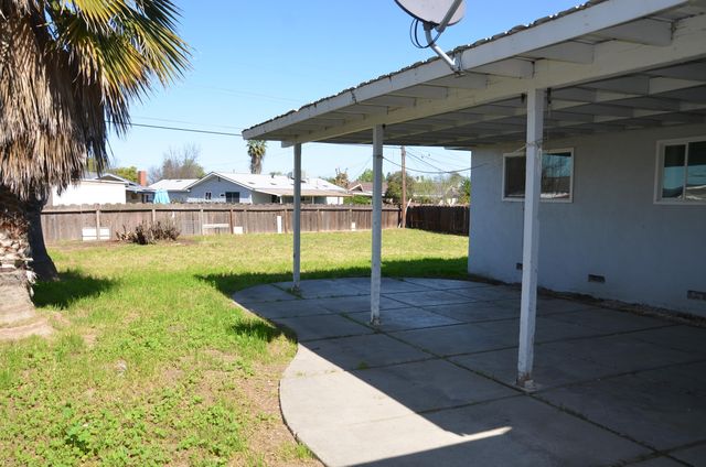 1410 W Bush Street, Lemoore, CA 93245