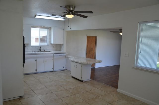 1410 W Bush Street, Lemoore, CA 93245