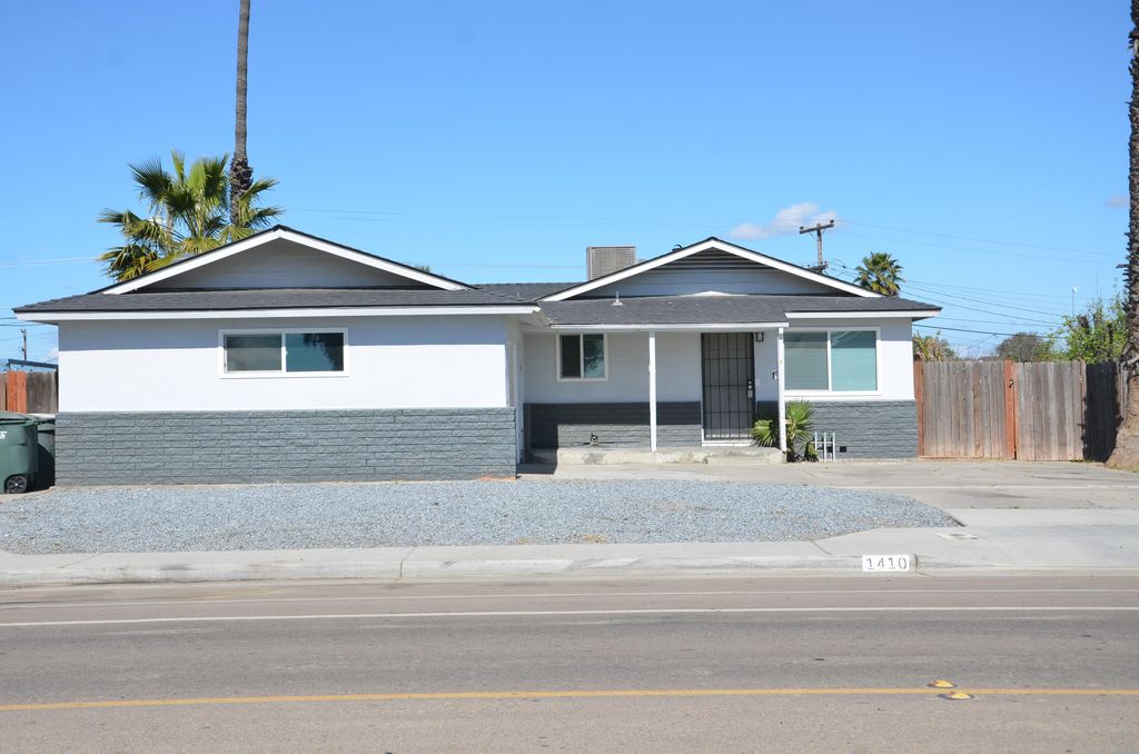 1410 W Bush Street, Lemoore, CA 93245