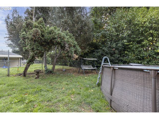 307 SHERMAN St, Amity, OR 97101