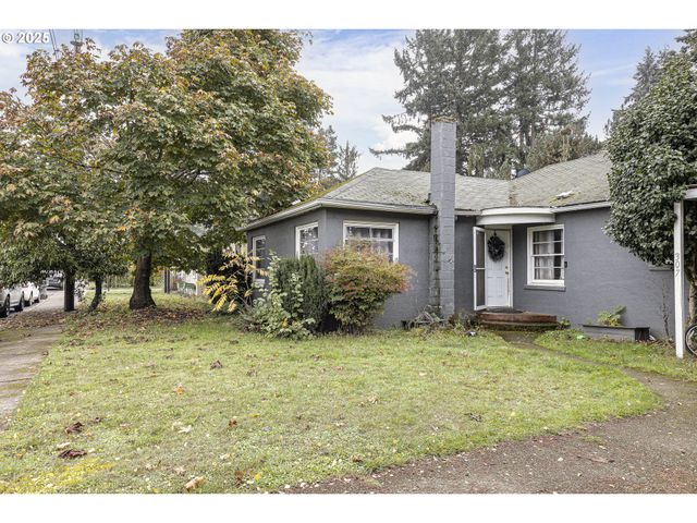 307 SHERMAN St, Amity, OR 97101