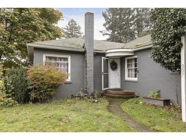 307 SHERMAN St, Amity, OR 97101