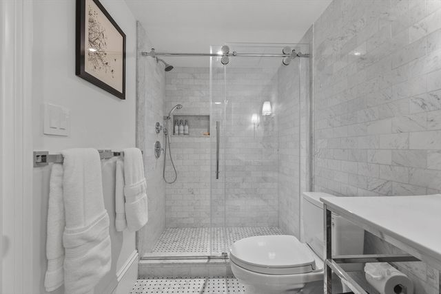28 Lawrence St, Boston, MA 02116