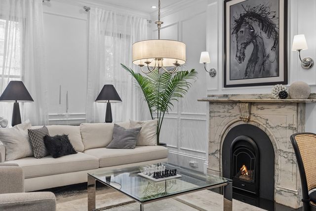 28 Lawrence St, Boston, MA 02116