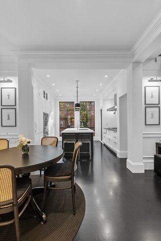28 Lawrence St, Boston, MA 02116