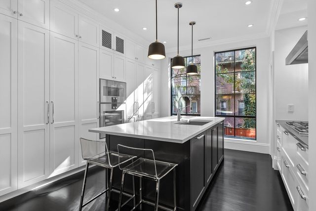 28 Lawrence St, Boston, MA 02116
