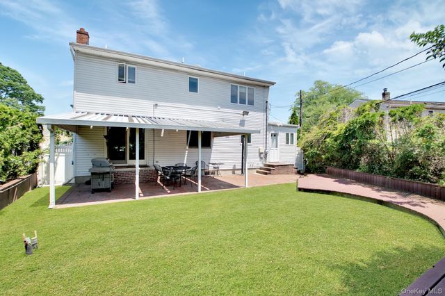 977 Woodcliff Drive, Franklin Square, NY 11010