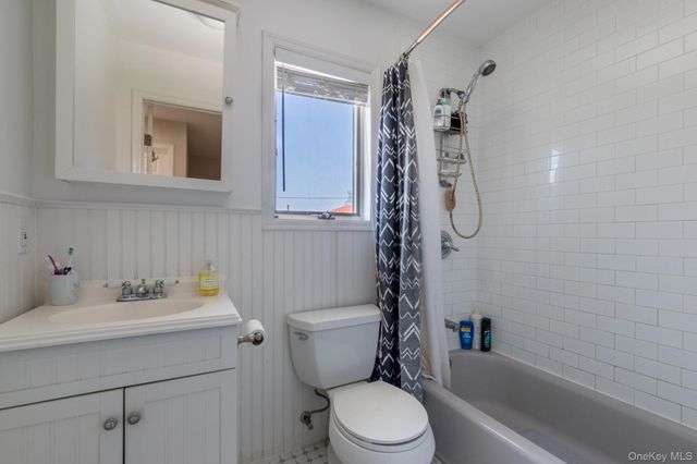 977 Woodcliff Drive, Franklin Square, NY 11010