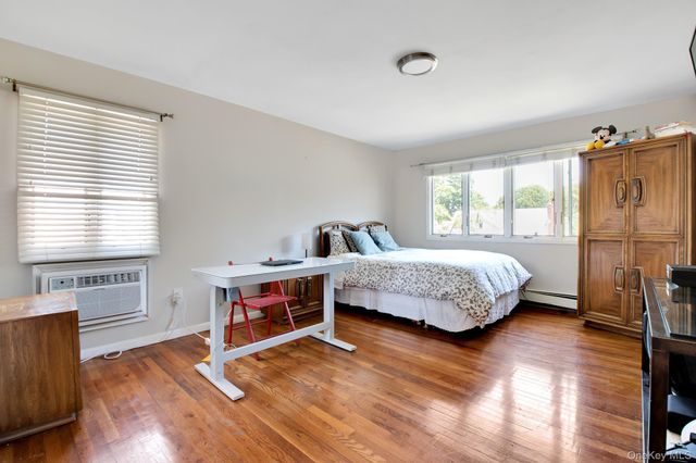 977 Woodcliff Drive, Franklin Square, NY 11010