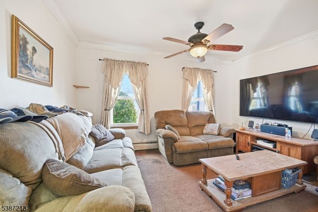 5 Storms Pl, Wanaque Boro, NJ 07420