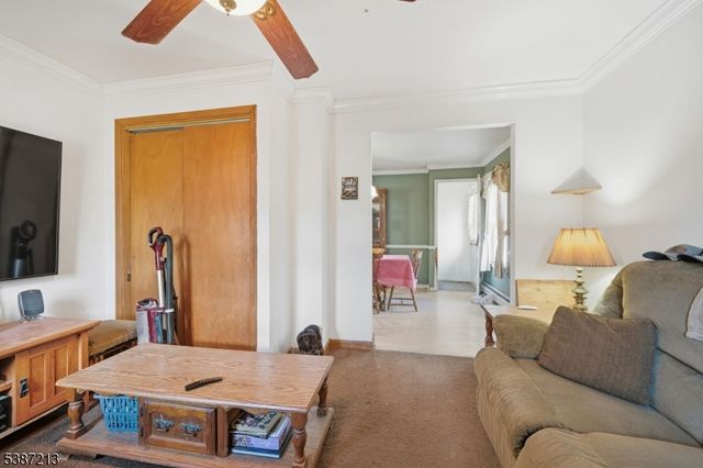 5 Storms Pl, Wanaque Boro, NJ 07420