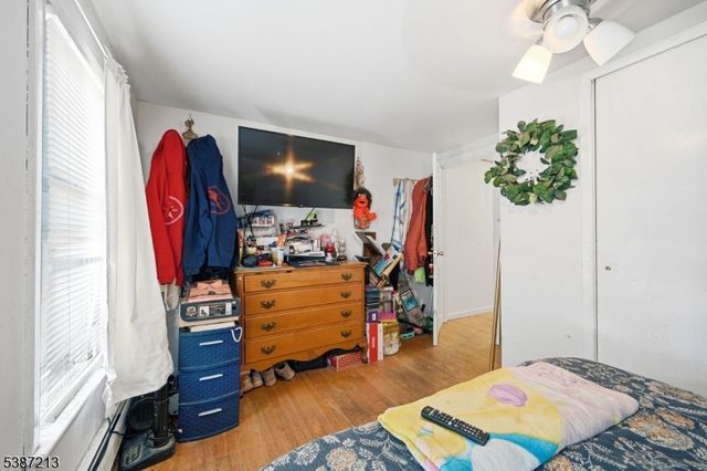 5 Storms Pl, Wanaque Boro, NJ 07420