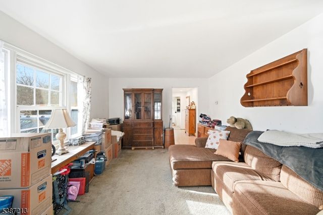 5 Storms Pl, Wanaque Boro, NJ 07420