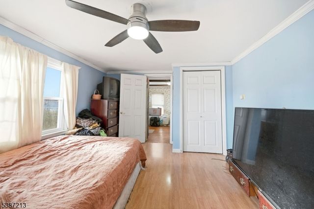 5 Storms Pl, Wanaque Boro, NJ 07420