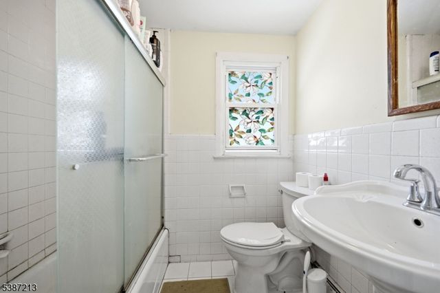 5 Storms Pl, Wanaque Boro, NJ 07420