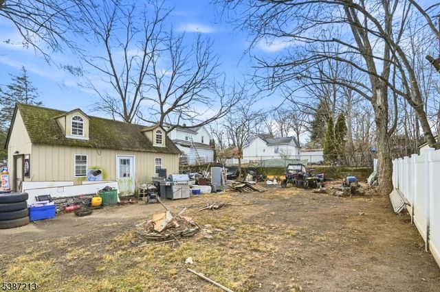5 Storms Pl, Wanaque Boro, NJ 07420