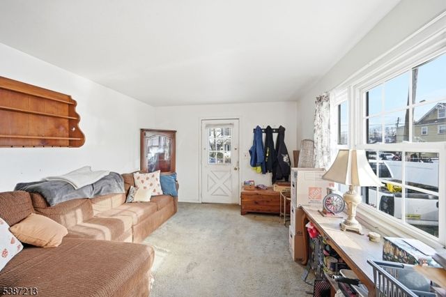 5 Storms Pl, Wanaque Boro, NJ 07420