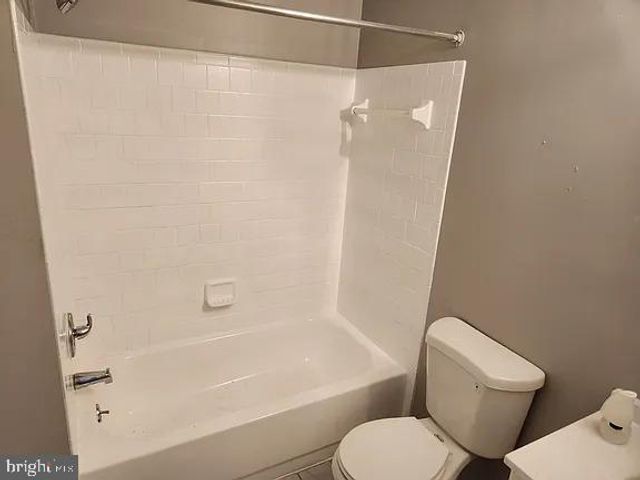 100 W NORTH AVE, Baltimore, MD 21201