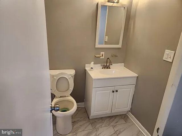 100 W NORTH AVE, Baltimore, MD 21201