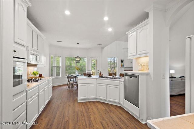 303 Apple Blossom Court, Brandon, MS 39047