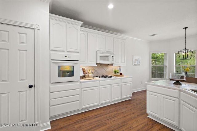 303 Apple Blossom Court, Brandon, MS 39047