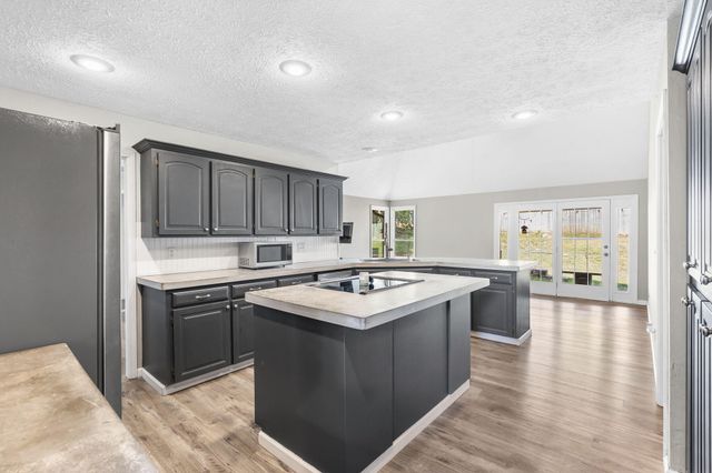 2069 Preakness Drive, Nixa, MO 65714