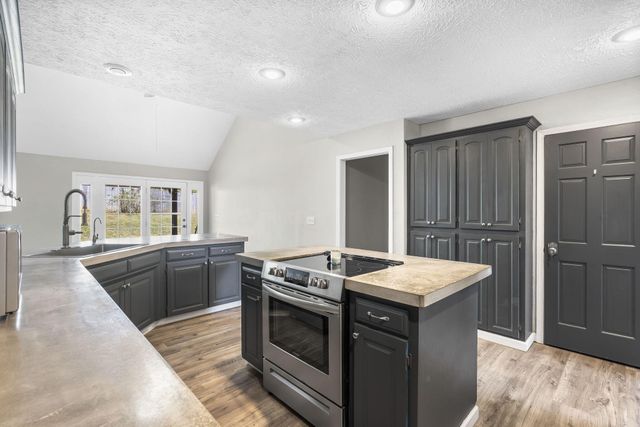 2069 Preakness Drive, Nixa, MO 65714