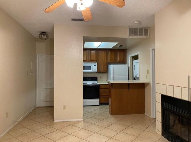 806 W 24th ST 119, Austin, TX 78705
