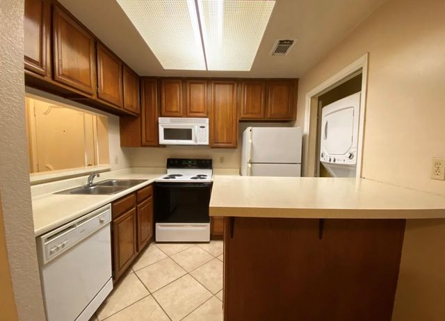 806 W 24th ST 119, Austin, TX 78705