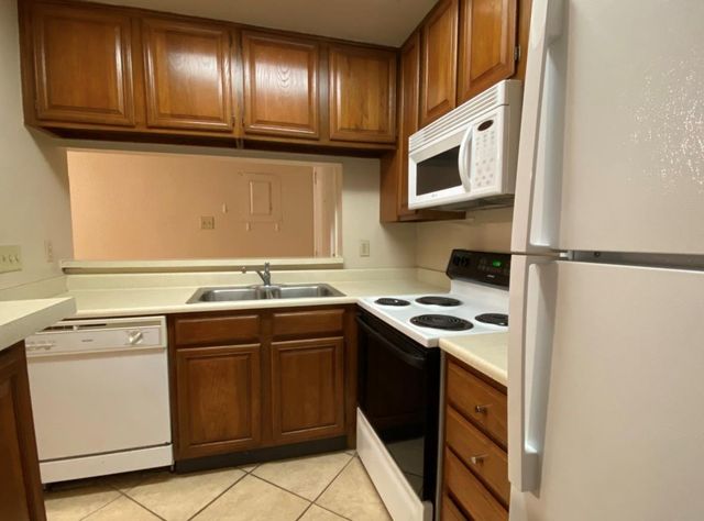 806 W 24th ST 119, Austin, TX 78705
