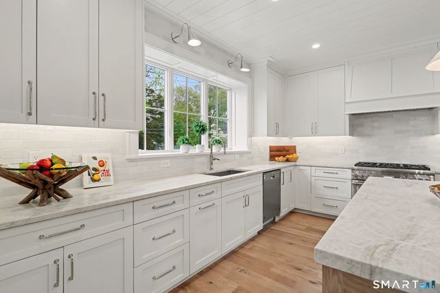 96 Clinton Street, Fairfield, CT 06824