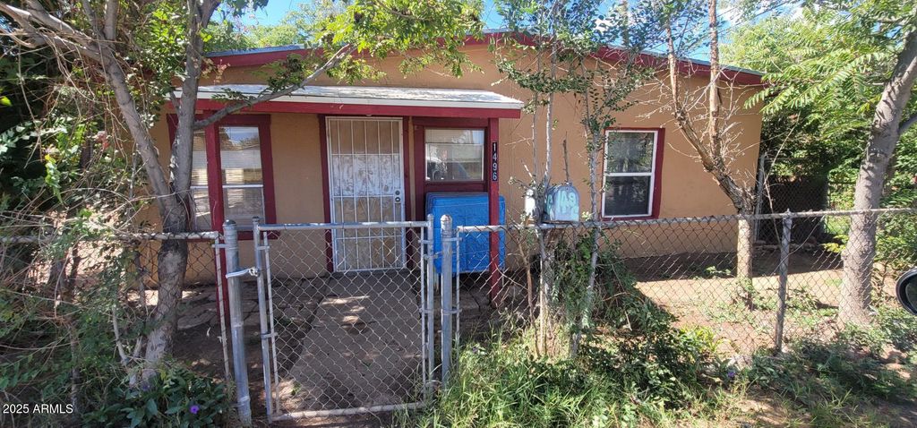 1496 N Dolores Avenue, Douglas, AZ 85607