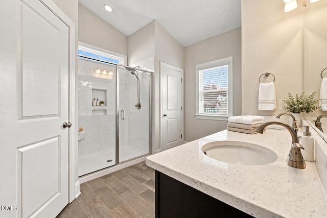 424 Kings Glen Way, Wake Forest, NC 27587