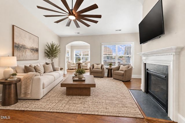 424 Kings Glen Way, Wake Forest, NC 27587