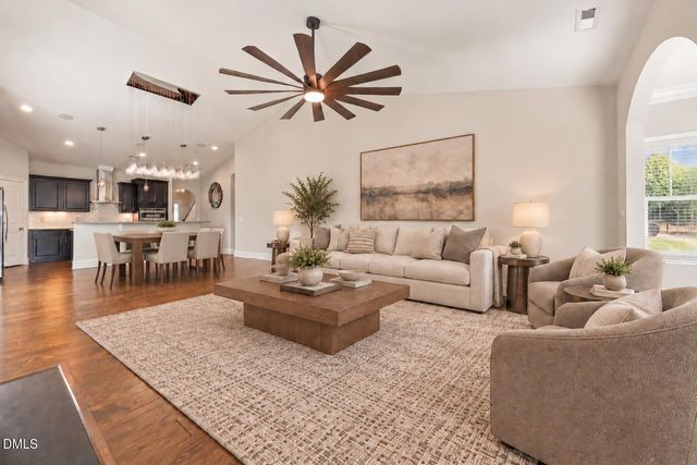 424 Kings Glen Way, Wake Forest, NC 27587