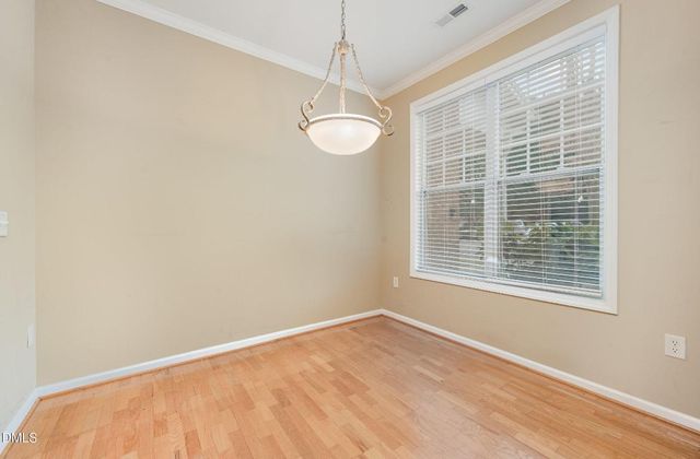 8041 Allyns Landing Way 101, Raleigh, NC 27615