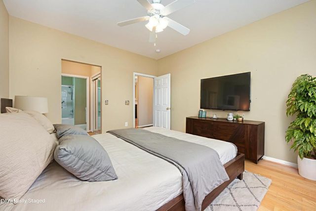 8041 Allyns Landing Way 101, Raleigh, NC 27615