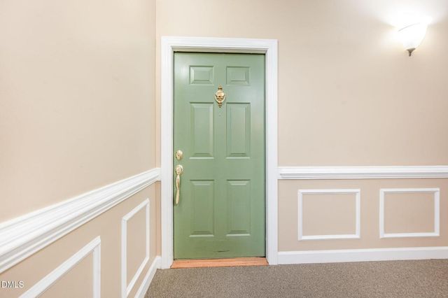 8041 Allyns Landing Way 101, Raleigh, NC 27615