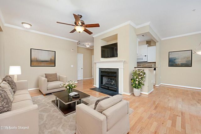 8041 Allyns Landing Way 101, Raleigh, NC 27615