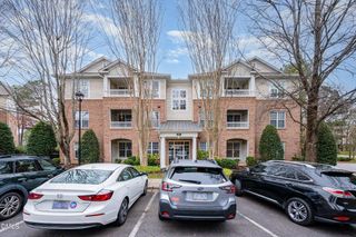 8041 Allyns Landing Way 101, Raleigh, NC 27615