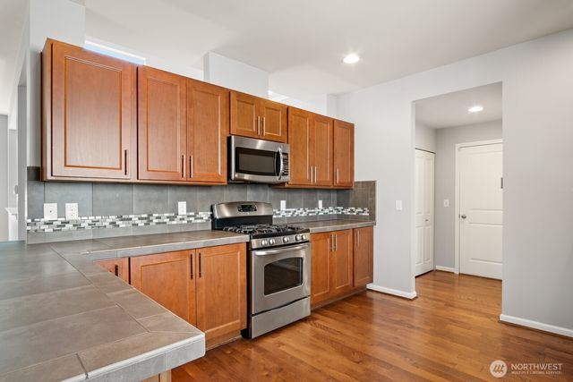 27579 214th Avenue SE, Maple Valley, WA 98038