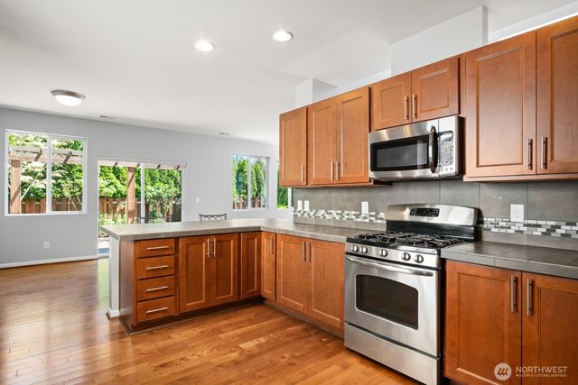 27579 214th Avenue SE, Maple Valley, WA 98038