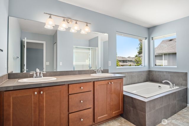 27579 214th Avenue SE, Maple Valley, WA 98038