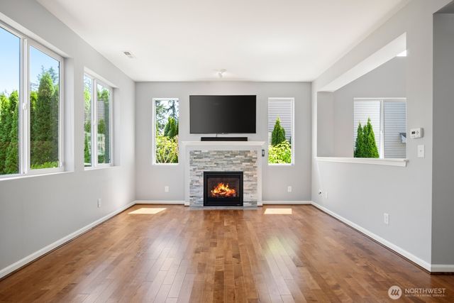 27579 214th Avenue SE, Maple Valley, WA 98038