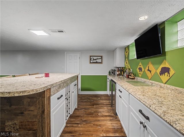 6886 Lynett Drive, Parma, OH 44129