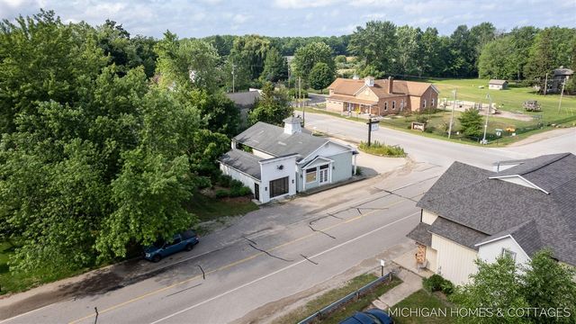 1399 Blue Star Highway, South Haven, MI 49090