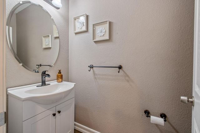 2073 Sundance Ave, Manteca, CA 95337