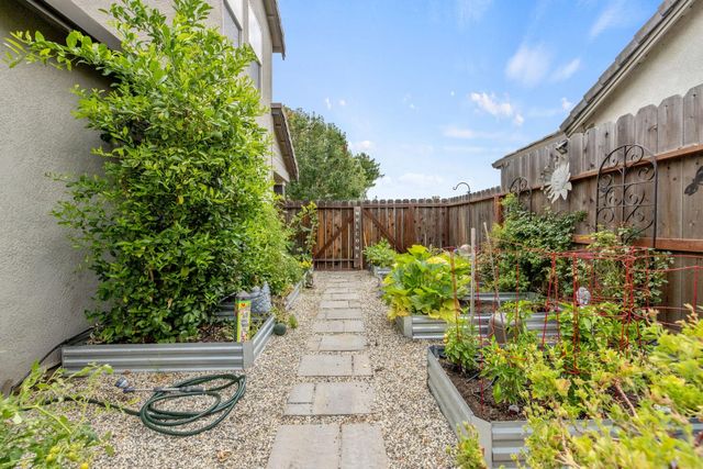 2073 Sundance Ave, Manteca, CA 95337