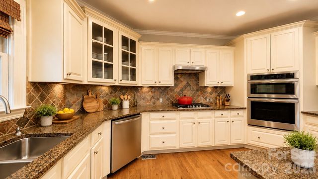 7010 Stanbury Drive, Matthews, NC 28104